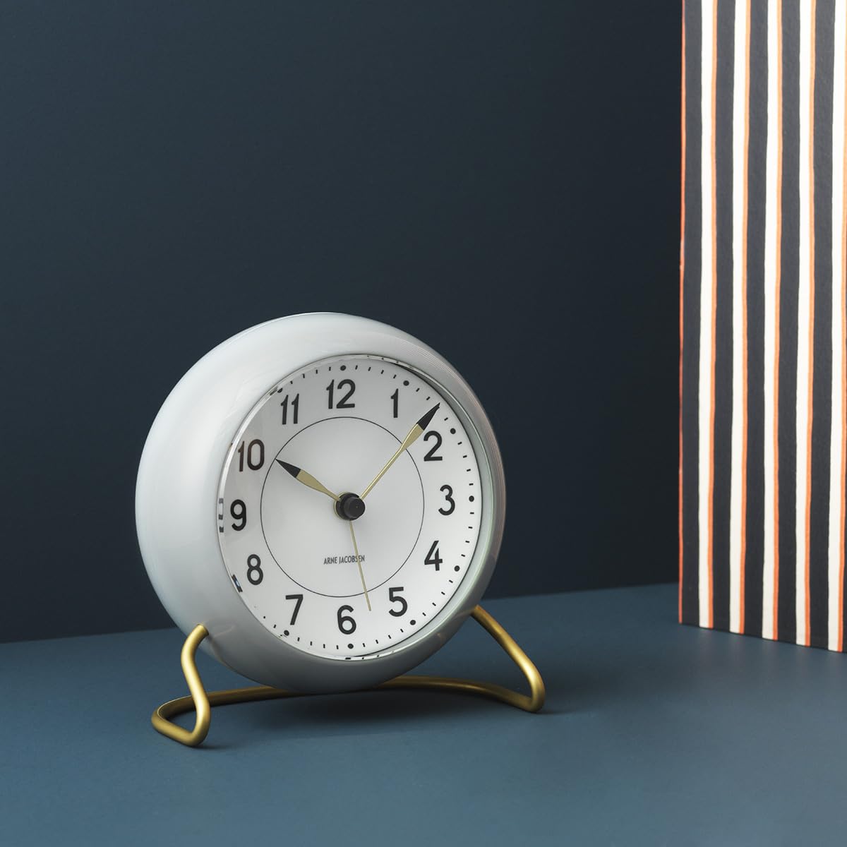 Amazon.co.jp: ARNE JACOBSEN 置き時計 目覚まし時計 11cm 北欧